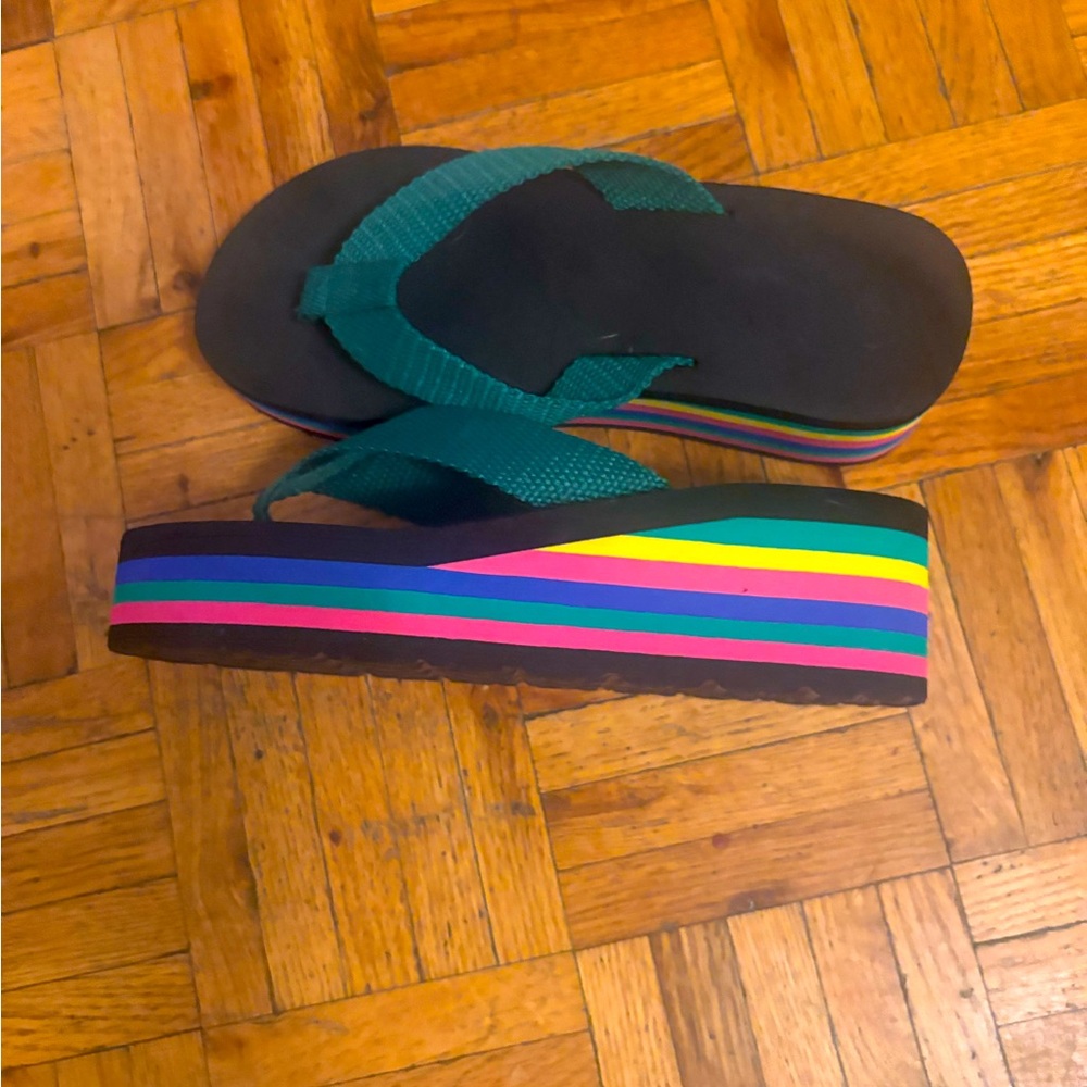 Colorful Platform Flip Flops - Picture 4 of 5